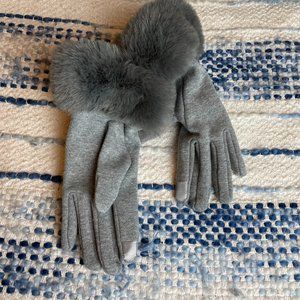 Marcus Adler Women's Gray Print Touchscreen Stretch w/ Faux Fur Trim